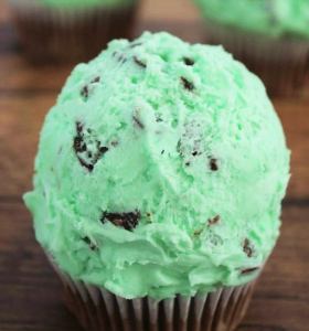 Mint Chocolate Chip Cupcakes